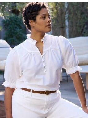 NWT Torrid Belle Isle Size 00 Ruffle Neck Puff Sleeve Top